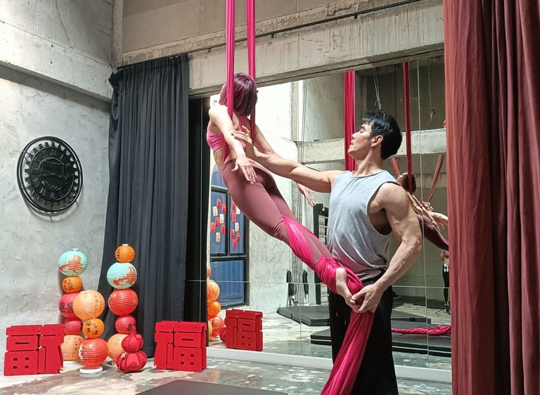 Instructer guide member about body setup and performance