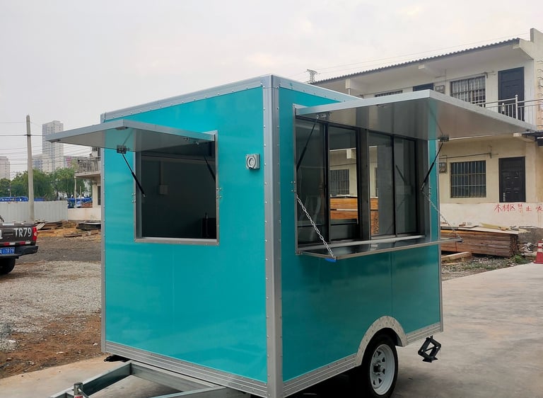 Foodtrailer Box de Tylerâs Foodtrailers, remorque alimentaire rectangulaire spacieuse, finition professionnelle, couleur RAL