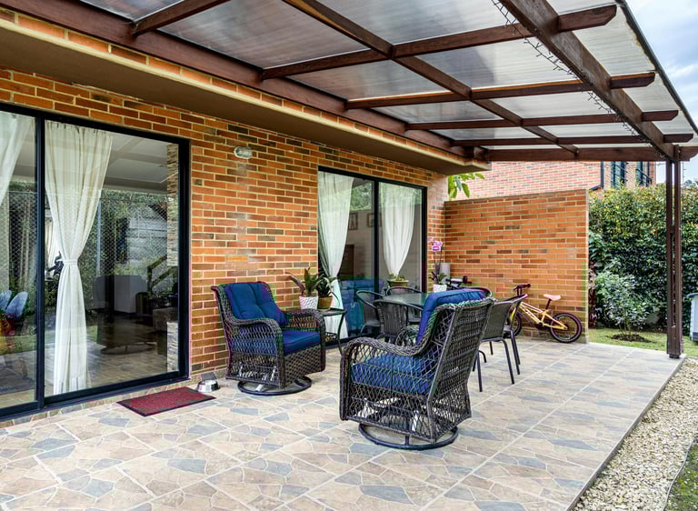 alt="patio cover project in Center TX"