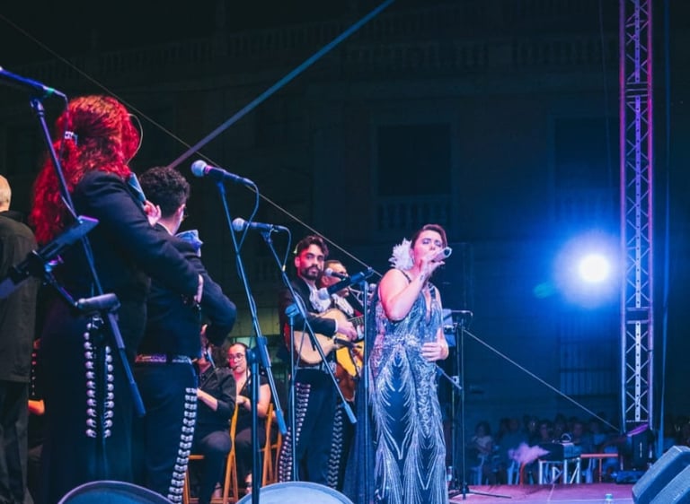 Cumpleaños con mariachi en Madrid en ambiente festivo