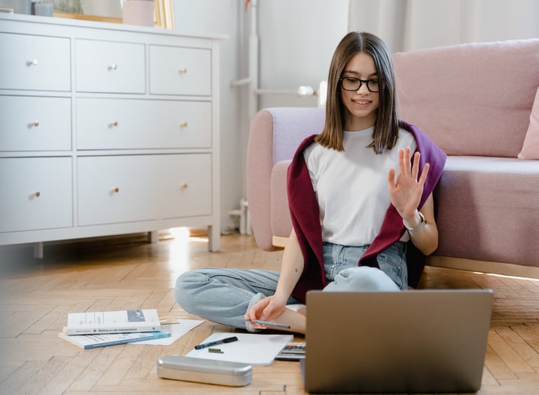 A student excited to start an online Science tuition lesson
