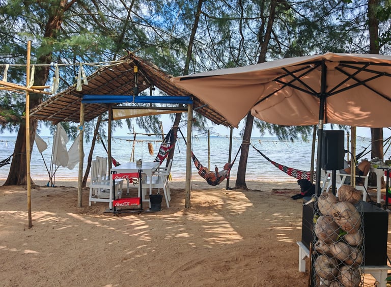 บ้านเอื้อง bar&restaurant