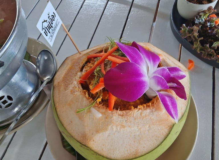 บ้านเอื้อง bar&restaurant