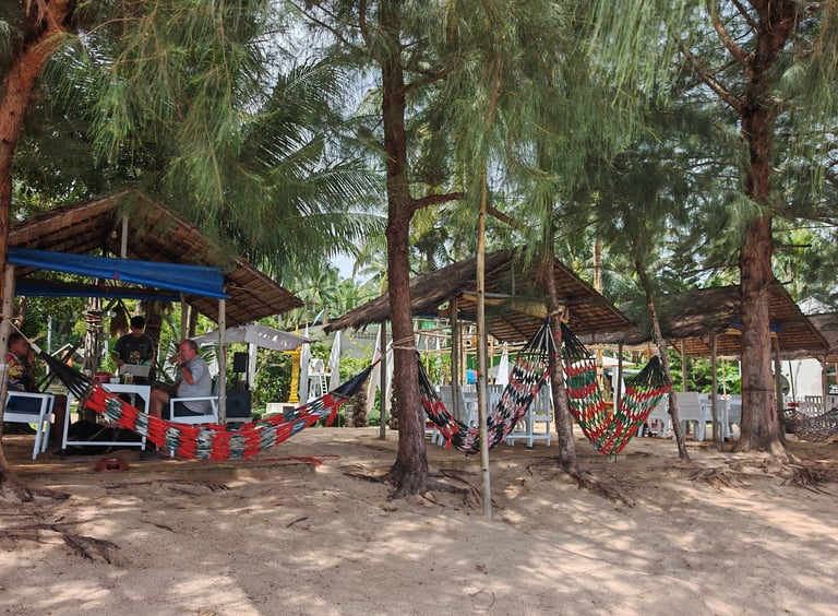 บ้านเอื้อง bar&restaurant