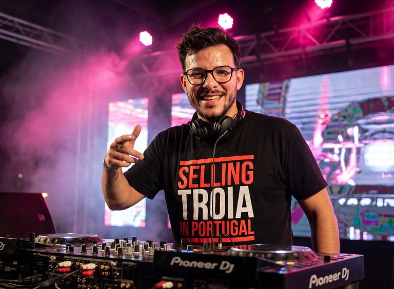 DJ BOSS en prestation live - Festivals et Clubs Europe - Ambiance soirée Suisse