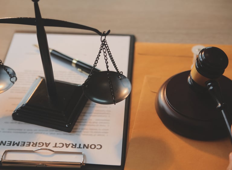 Atuação em Direito Contratual com foco em elaboração, revisão e negociação de contratos