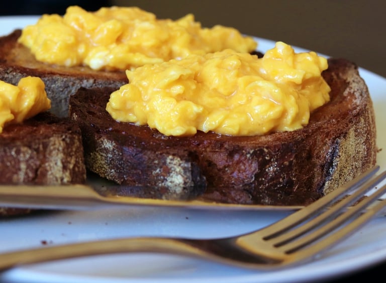 Scrambled eggs on toast