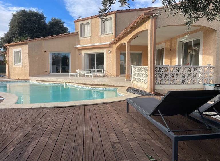 Très belle villa avec piscine sur la commune de Teyran.