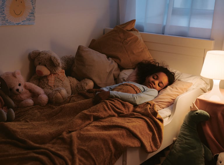 Premium 100% cotton bed sheets and 4D conjugated fiber pillows by MIANS SOLUTIONS.