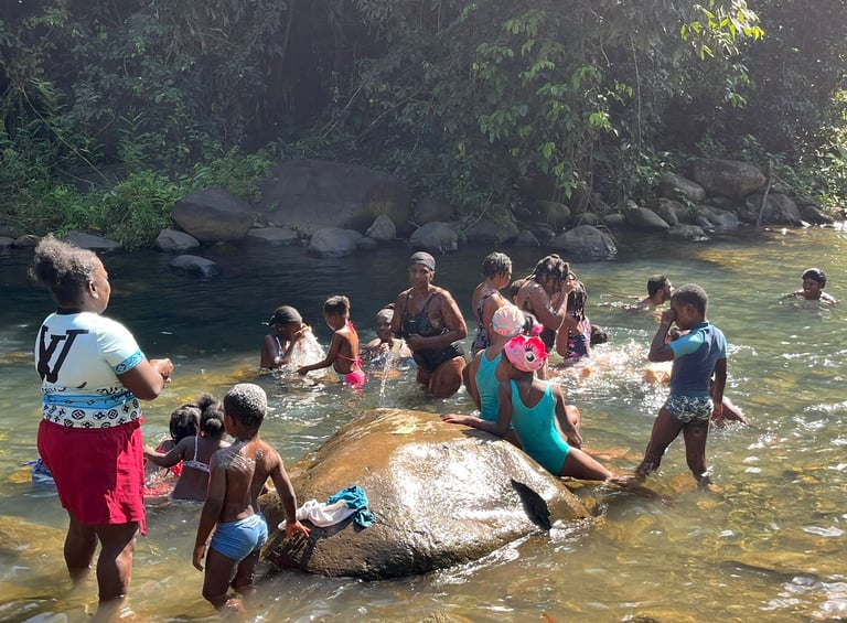 sortie en famille à la rivière