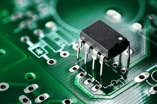 Omini tackles the challenges of Through-Hole PCB assembly with expertise and precision.