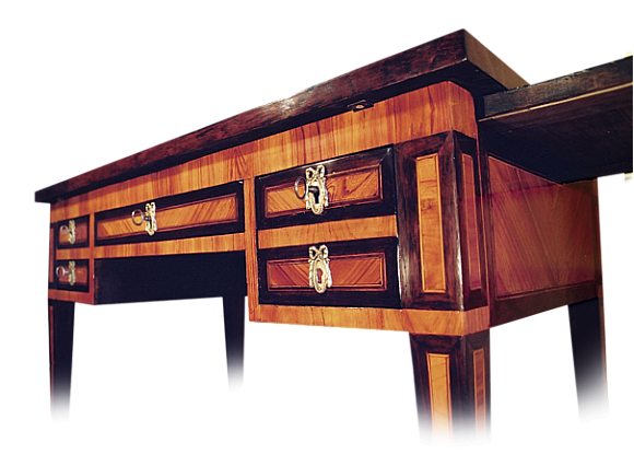 Bureau plat ancien en marqueterie de bois précieux, restauré — Atelier l'Am'arante, Île de Ré