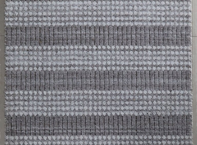 Handloom Rug made of 100% Natural Wool