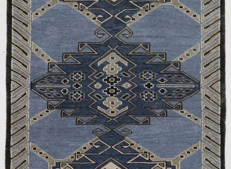 Handknotted (20 KPI) Rug made of 100% Wool