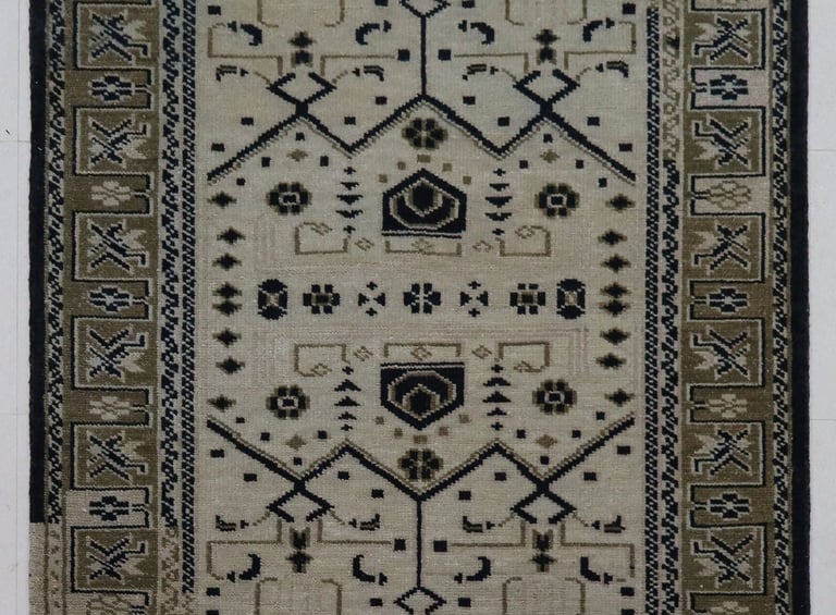 Handknotted (20 KPI) Rug made of 100% Wool