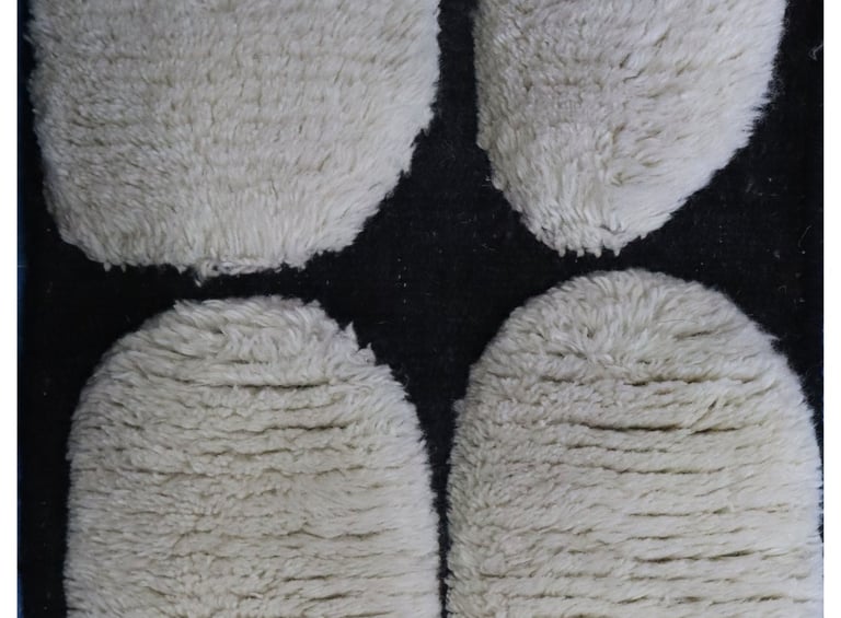 Handwoven Pile Dhurrie made of 100% Wool