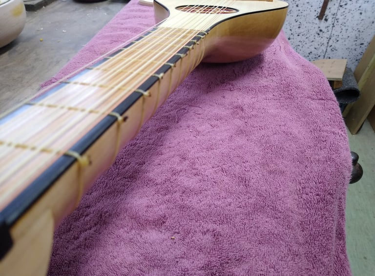 long scale gittern
