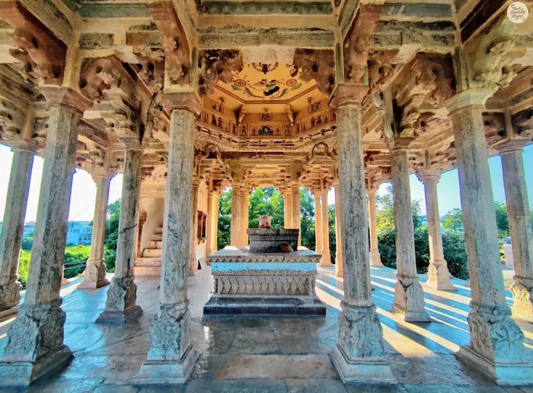 Sacred Shivalingam inside the Chaurasi Khambon ki Chhatri, the 84-Pillared Cenotaph of Bundi.