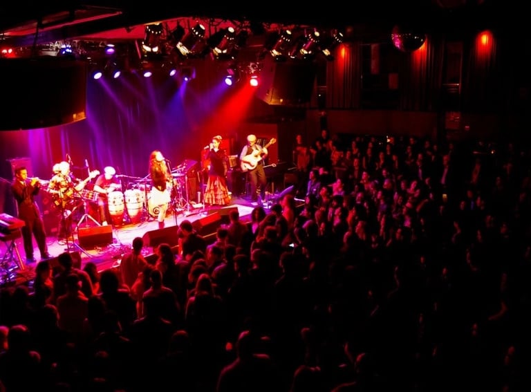 Carrie Jahde performing at The Independent San Francisco