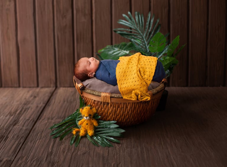 Sleeping newborn baby. Wonderpose Photography. Newborn Photography