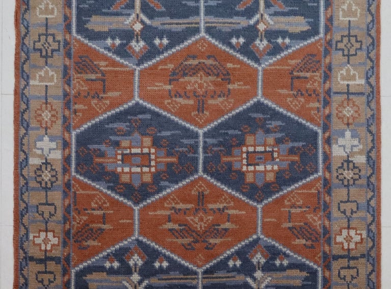 Handknotted (20 KPI) Rug made of 100% Wool