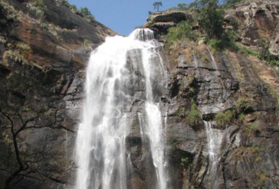 Agaya Gangai Waterfalls