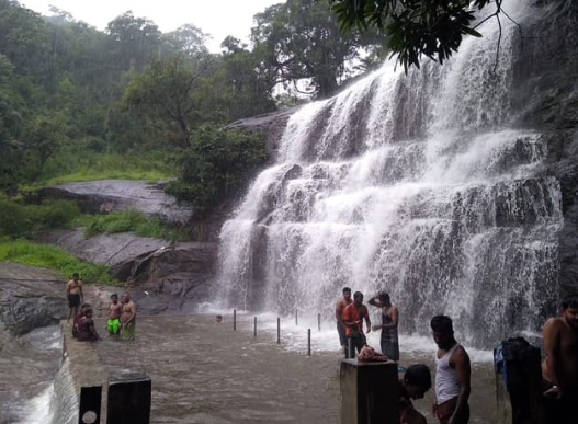 Chinna Suruli Falls