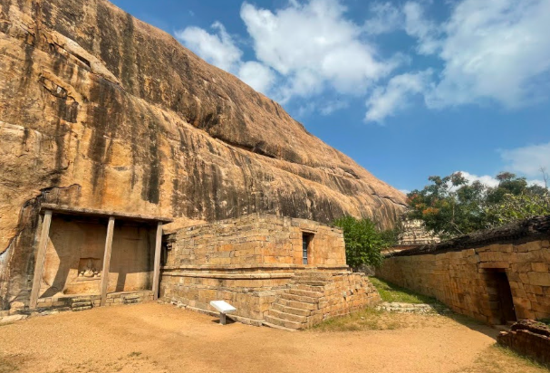 Gugai Melakkal Cave Temple