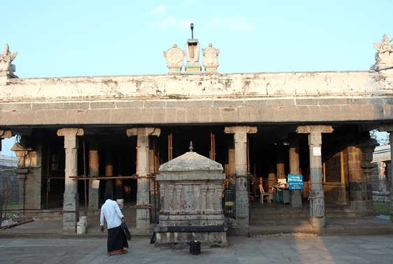 Sri Adivaraha Perumal Temple (Thiruvidandai)