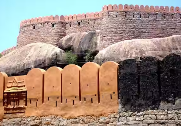 Thirumayam Fort