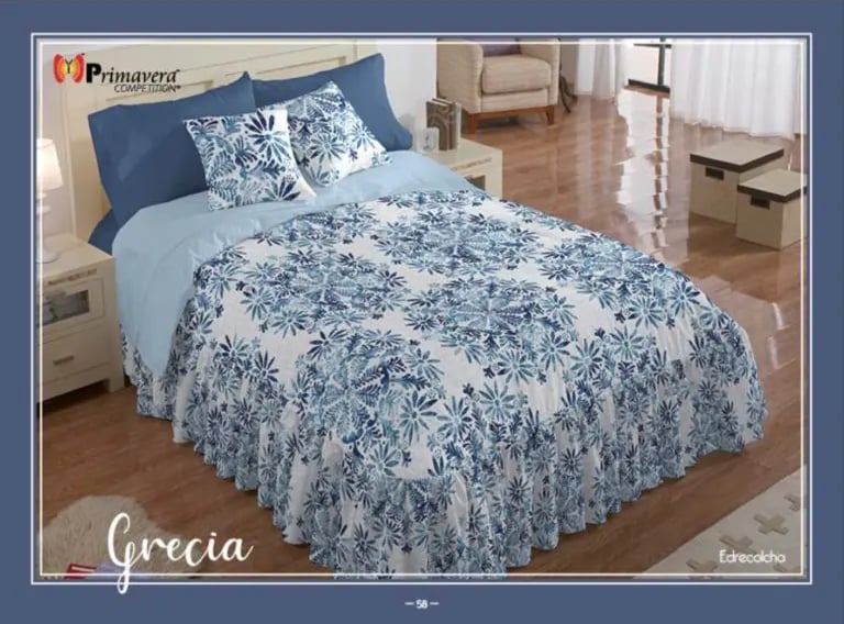 Edrecolcha azul marino modelo Grecia de la marca Colchas Primavera