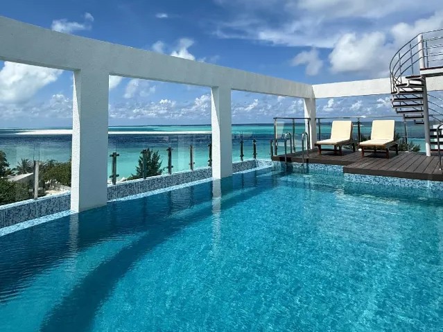 Arrival Beach and Spa at Gulhi