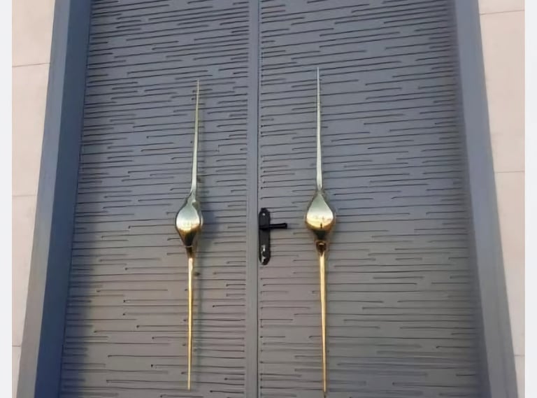 أبواب حديد خارجية وداخلية بالرياض بتصاميم حديثة وجودة عالية