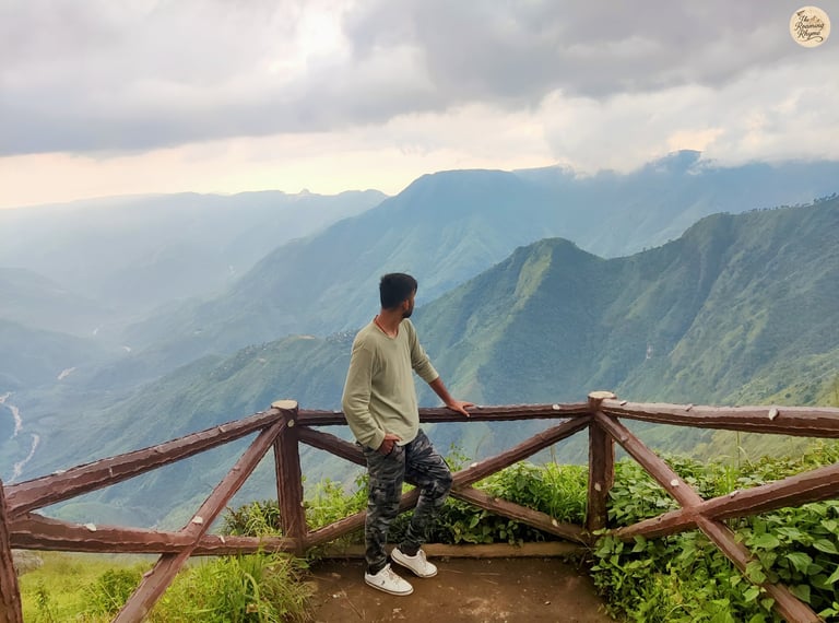 Cinematic Views and Cloud-Kissed Cliffs – Laitlum Canyon
