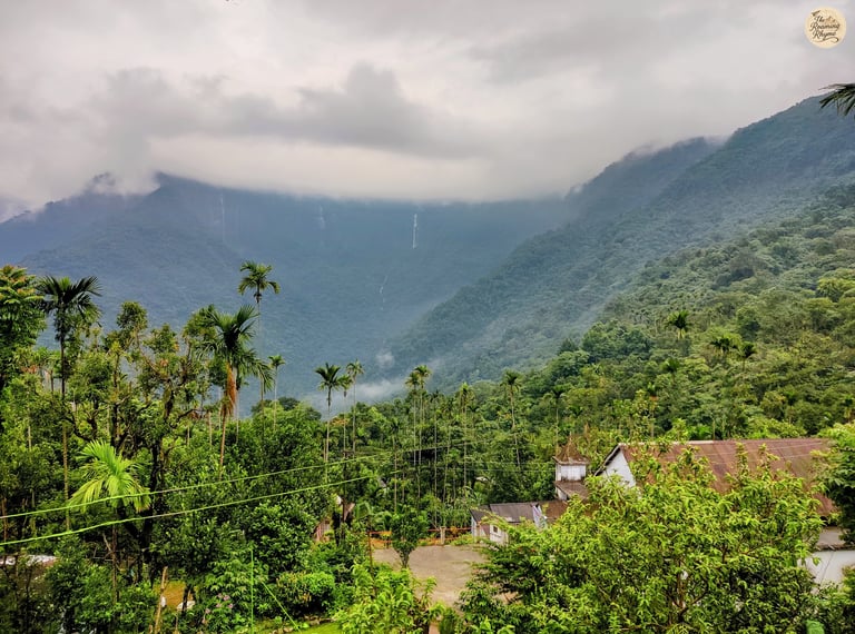 Tyrna Drive – Mist, Valleys, and Cloud-Kissed Views