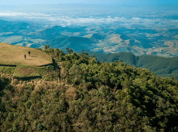 Vista do Pico Agudo em Santo Antônio do Pinhal