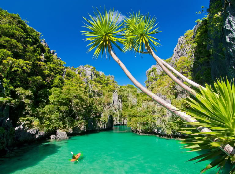 Snorkeling and kayak adventure Big lagoon and small lagoon El Nido, Palawan