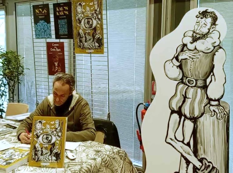 Dim dessine sous le regard approbateur de Joachim