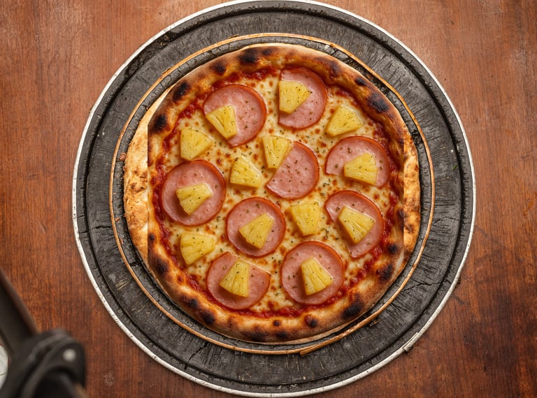 Pizzaria em Porto Alegre da Marquês Pizzaria com  lombo com abacaxi