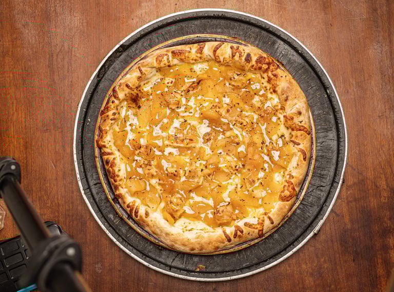 Pizzaria em Porto Alegre da Marquês Pizzaria com  maça, brie e mel