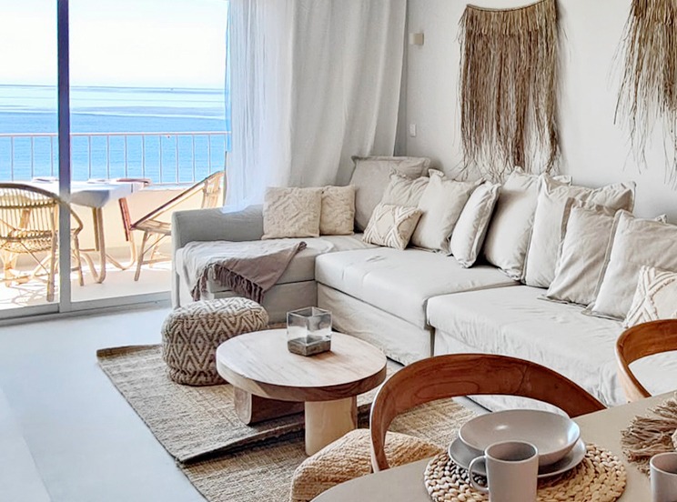 Casa Nalu living room