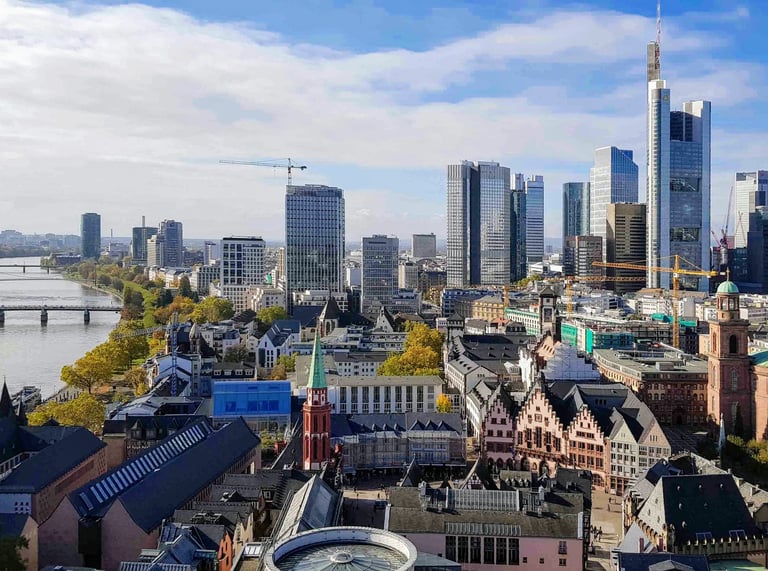 Skyline mit Römer