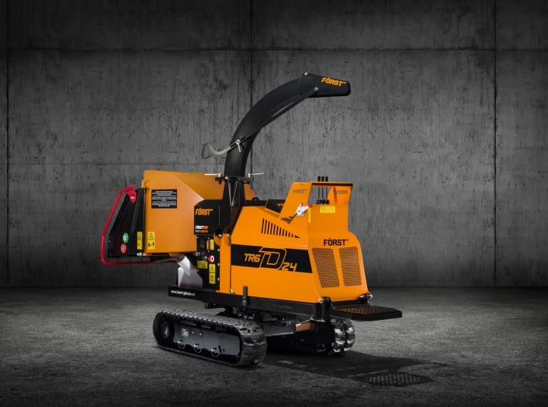 Kāpurķēžu un ekonomisks zaru un koksnes smalcinātājs FORST ST6D 24 ZS dīzeļdegviela