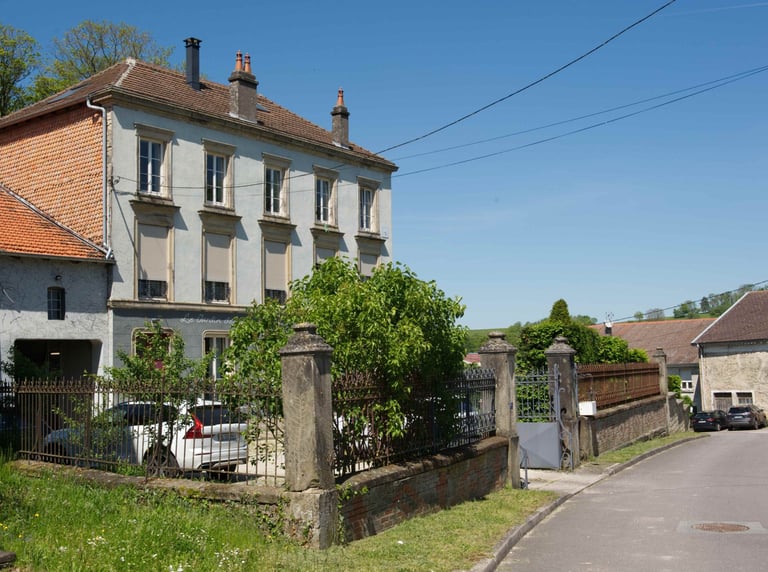 Maison de maître in Gemmelaincourt - the manor house Le Jardin des Lys in 2024.