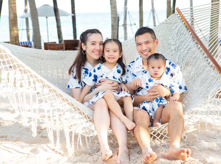 Phu Quoc Family photoshoot on the beach price
