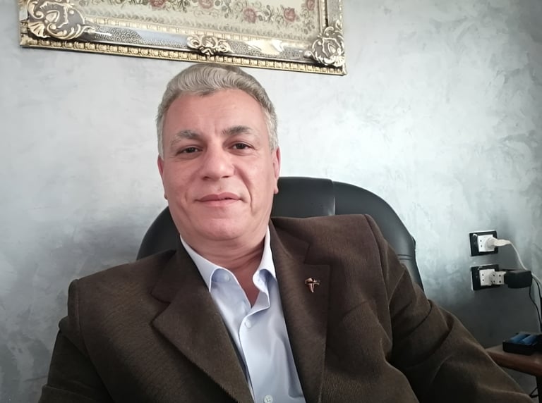 Major General Ayman Sayed El-Ahl,explaining leadership skills program and training on high-risk decision-making (HRDA)