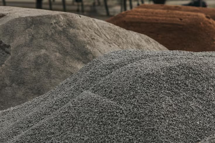 Tumpukan gravel silika