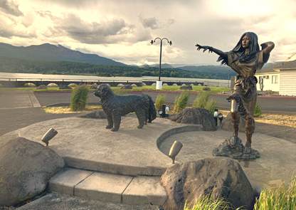Columbia River Gorge - Sacagawea, the Indian guide for Lewis & Clark 1806 at Cascade Locks