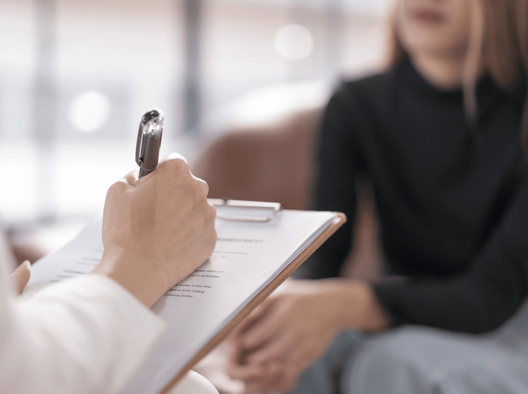 psychologist taking counselling session