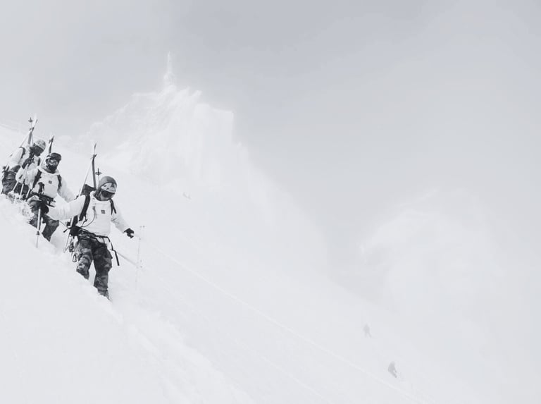 Valentin et des camarades descendent de l'aiguille du midi à Chamonix
